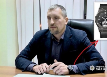 У топ-чиновника полиции, мужа генпрокурора, заметили часы за 1,5 миллиона, не указанные в декларации