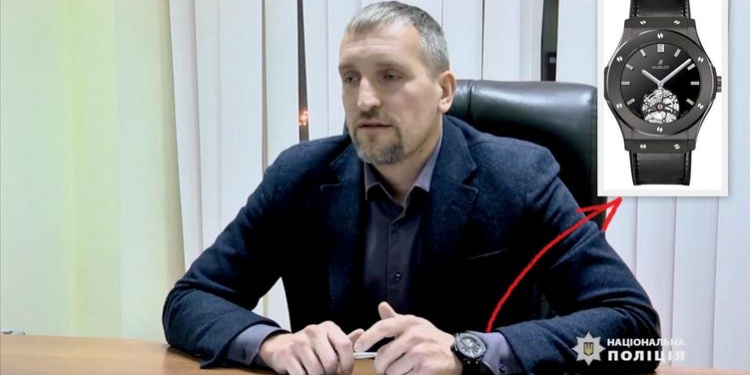 У топ-чиновника полиции, мужа генпрокурора, заметили часы за 1,5 миллиона, не указанные в декларации
