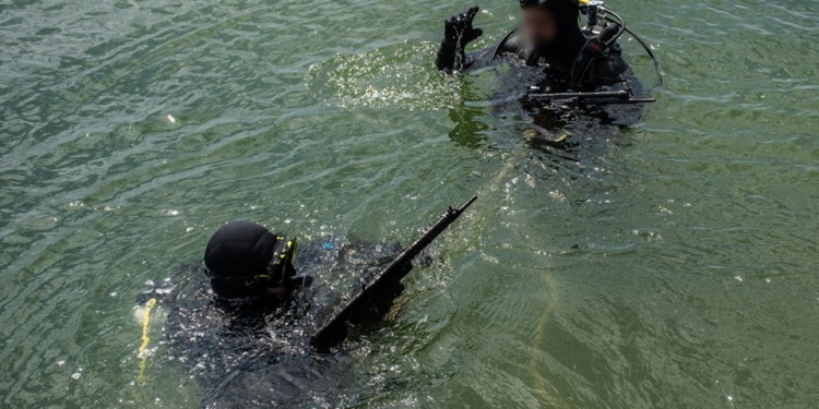 «Тихо пришел, тихо ушел»: очаковские «морские котики» проводят плановые водолазные спуски (ФОТО)