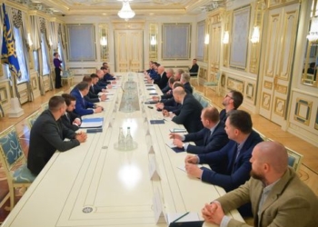 В Офисе президента Украины заявили, что не отдавали регионы “на откуп олигархам”