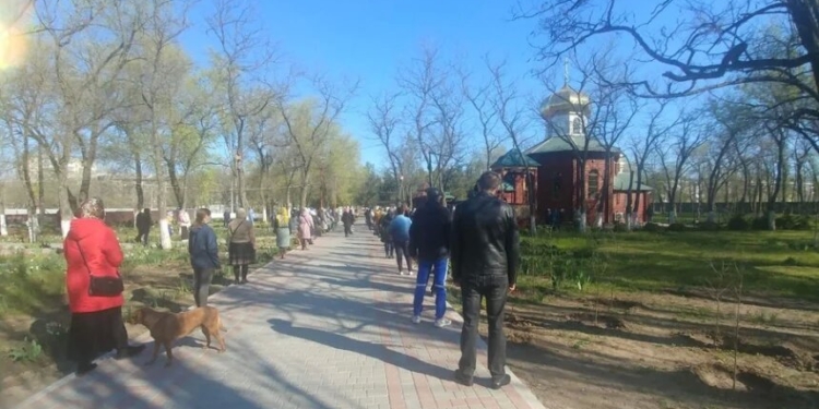 Николаевская полиция проследила, как в Вербное воскресенье соблюдают карантин в храме на Театральной (ФОТО)