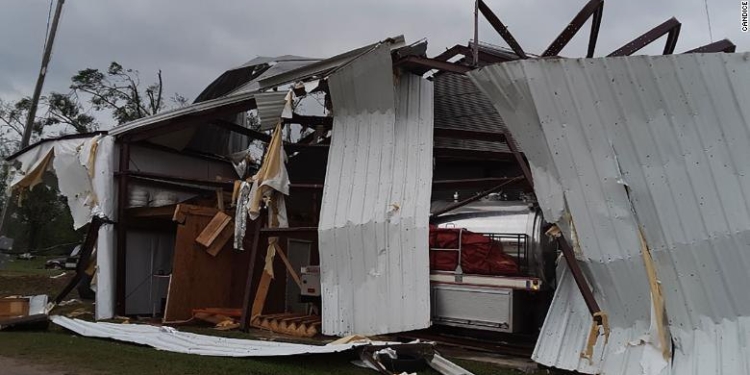 В США из-за торнадо погибли 6 человек