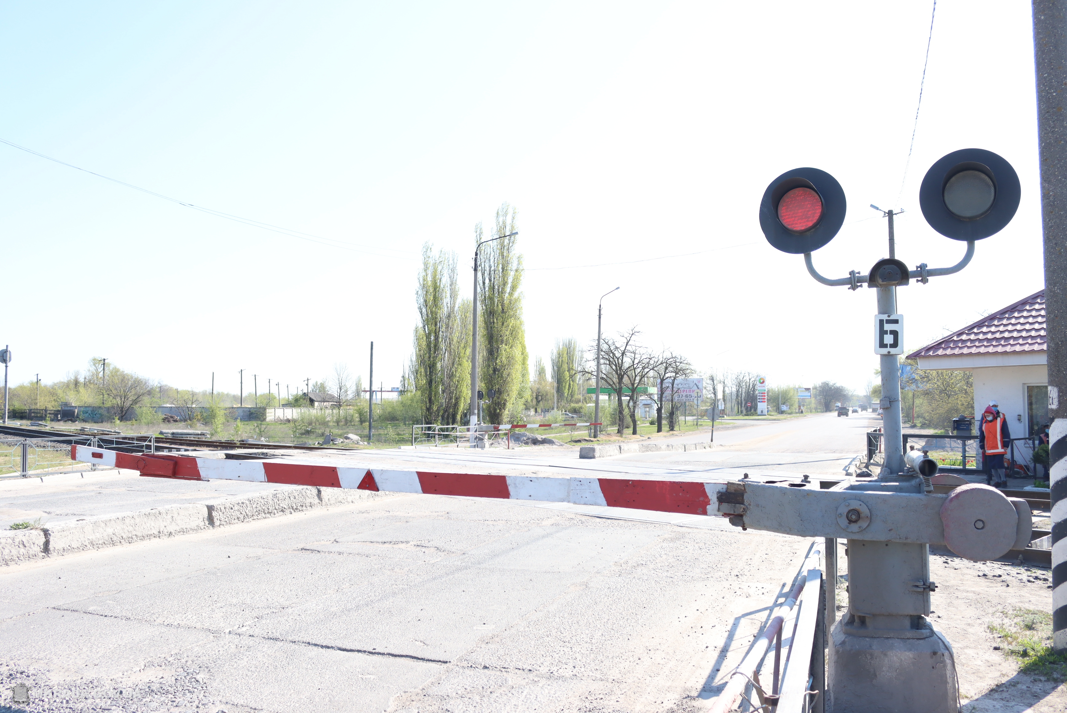 В Николаеве дороги у железнодорожных переездов не удастся отремонтировать без «взаимности» со стороны железной дороги (ФОТО)