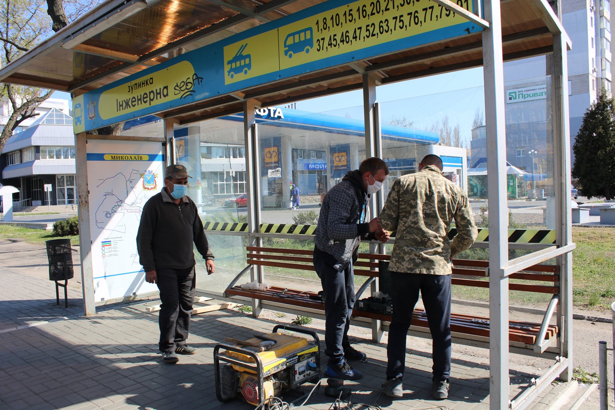 В Центральном районе восстановили шесть остановок, поврежденных в феврале ураганом (ФОТО)