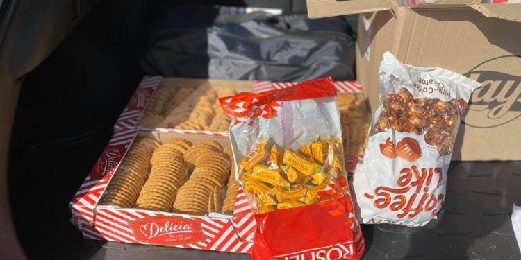 В Вознесенске 20 медработников на обсервации в старом роддоме. Им приносят еду и сладости (ФОТО)