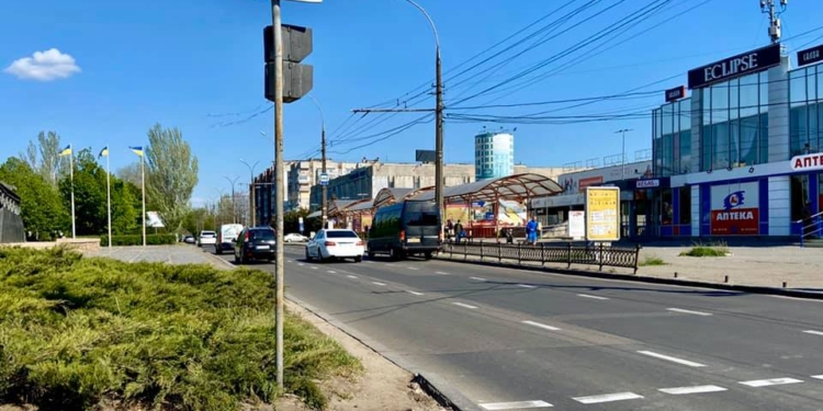 На пересечении Центрального проспекта и 6-й Слободской сделали новые пешеходные дорожки (ФОТО)