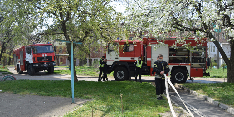 Пожар на балконе. Горела 9-этажка в Николаеве (ФОТО)