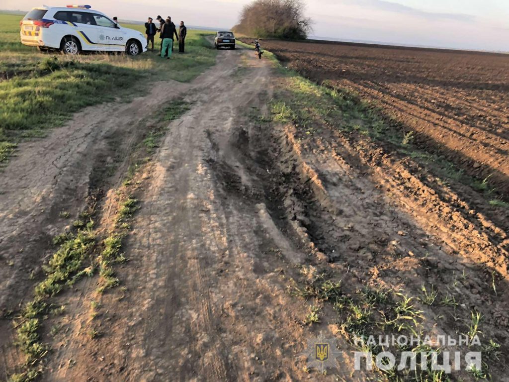 На Николаевщине молодой мотоциклист не справился с управлением – пострадала 15-летняя спутница 1