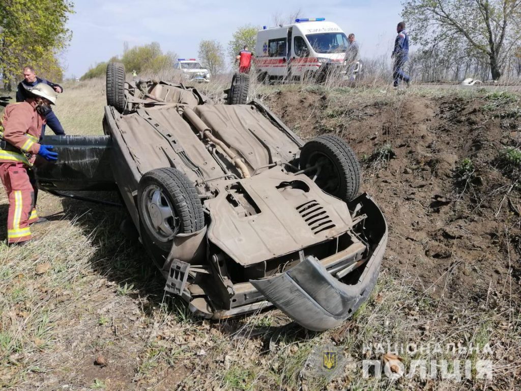 Два человека попали в больницу после столкновения «Volkswagen» и «ВАЗ» на Николаевщине 1