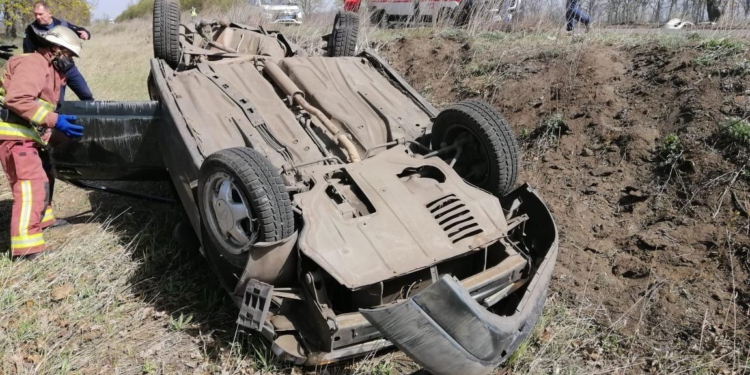 Два человека попали в больницу после столкновения «Volkswagen» и «ВАЗ» на Николаевщине