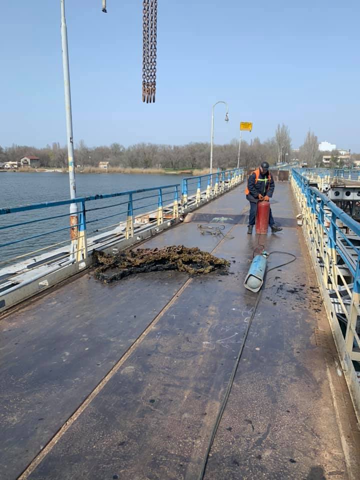 Пешеходному мосту в Николаеве необходима замена якорных цепей - Капацына (ФОТО) 1