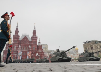 После репетиции парада в Москве тысячи военнослужащих отправлены на карантин