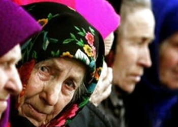 На Закарпатье 92-летняя пенсионерка убежала из дома через окно, чтобы купить новый платок на Пасху