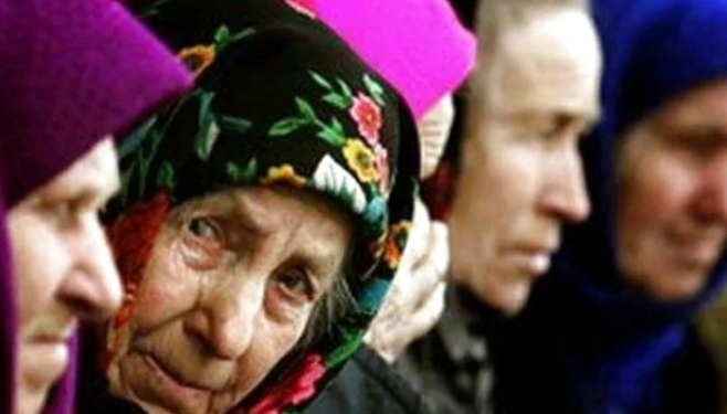 На Закарпатье 92-летняя пенсионерка убежала из дома через окно, чтобы купить новый платок на Пасху