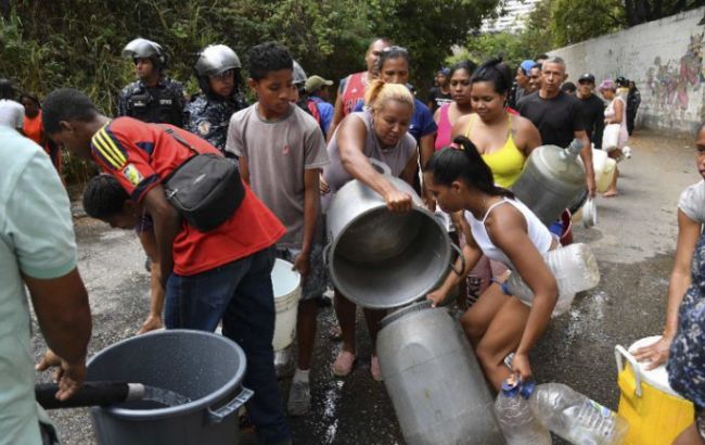 В Венесуэле из-за голода начались беспорядки, есть погибший 1