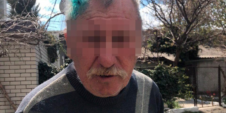 А ты не пей. В Николаеве пенсионер бросил во двор соседке взрывное устройство (ФОТО)