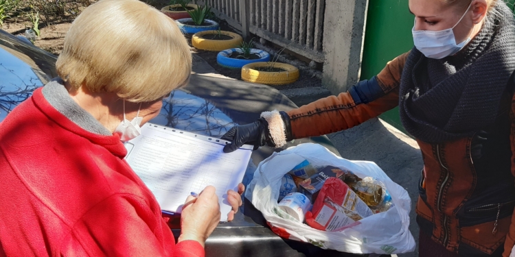 За время карантина николаевцам передали почти 5 тысяч продуктовых наборов (ФОТО)