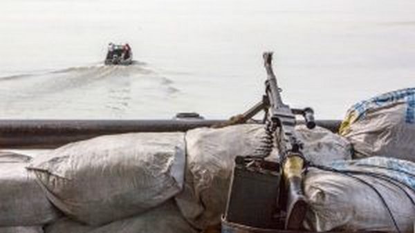 В Гвинейском заливе пираты напали на два гражданских судна – похищены трое россиян и украинец, - СМИ 1