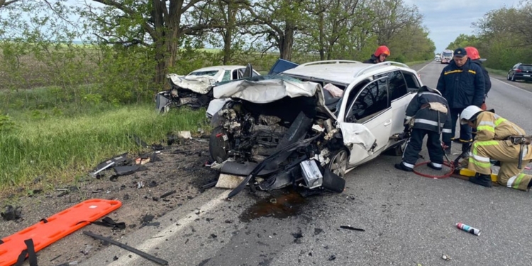 В Николаевской области – очередное смертельное ДТП: погибли двое (ФОТО)