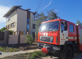 В Николаеве на частном доме горело оборудование солнечных батарей (ФОТО)