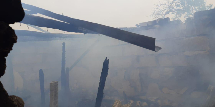 Из-за короткого замыкания на Николаевщине сгорела хозпостройка (ФОТО)