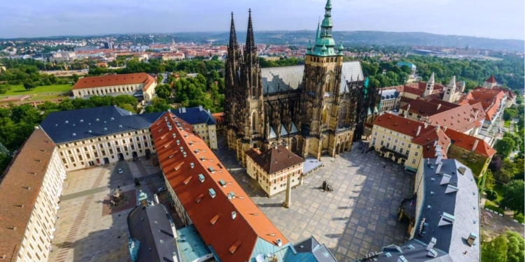 В Чехии снова открыт для посетителей Пражский Град