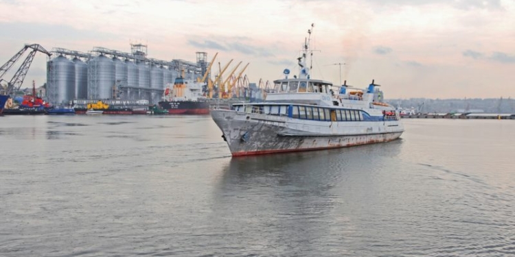 С 10 июня добраться из Малой Коренихи в Николаев и обратно можно будет на катере (ВИДЕО)