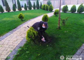 Ночной взрыв в Новой Одессе: полиция Николаевщины разбирается, кто бросил во двор гранату (ФОТО)