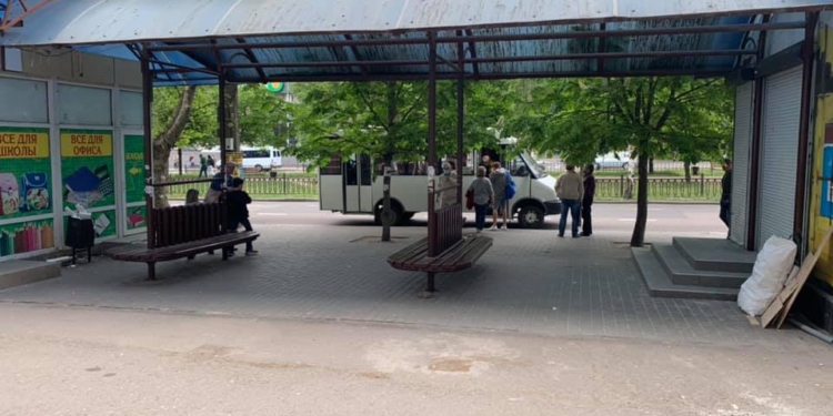 В Николаеве остановке на 3-й Слободской вернули первозданный вид – незаконный киоск снесен (ВИДЕО)
