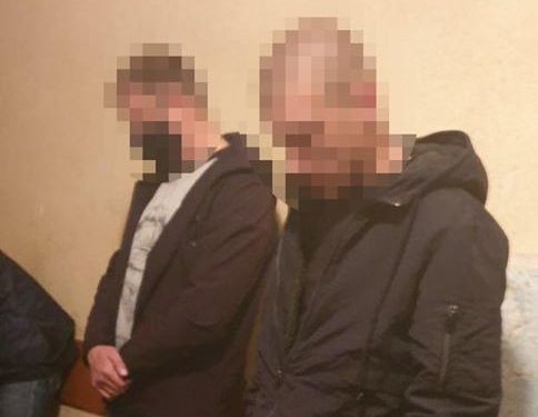 Надел противогаз и стрелял над головой: в ГБР сообщили подробности изнасилования женщины полицейскими в Киевской области (ФОТО)