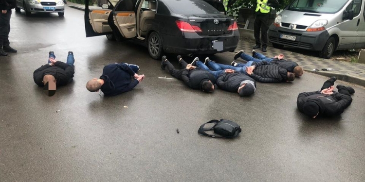 Полиция: перестрелка в Броварах – конфликт между предпринимателями и нелегальными перевозчиками (ФОТО)