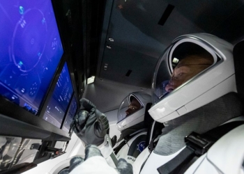 Астронавты отрепетировали первый в истории запуск пилотируемого корабля Илона Маска (ФОТО)