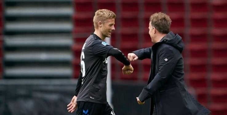 Помощник тренера вышел на замену и спас команду от поражения эффектным голом (ВИДЕО)