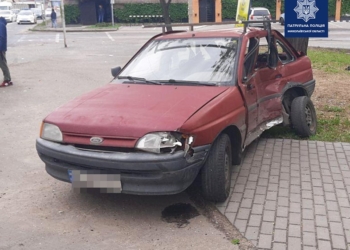 В Варваровке столкнулись два автомобиля Ford: водителя легковушки госпитализировали (ФОТО)