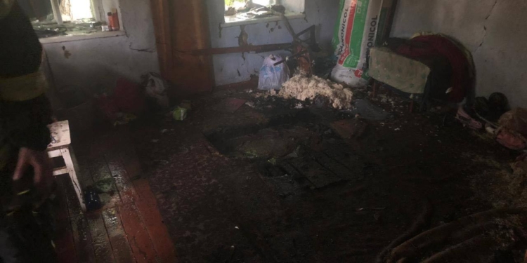 В Николаеве и Константиновке потушили неэкспулатируемое здание и хозпостройку (ФОТО)