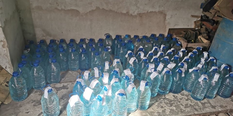 Жителю Николаева, наладившему сбыт фальсифицированного алкоголя, грозит штраф в 85 тыс.грн. (ФОТО)