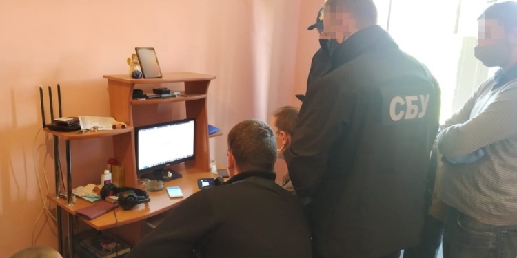 В Ивано-Франковске СБУ задержала “всемирно известного” хакера