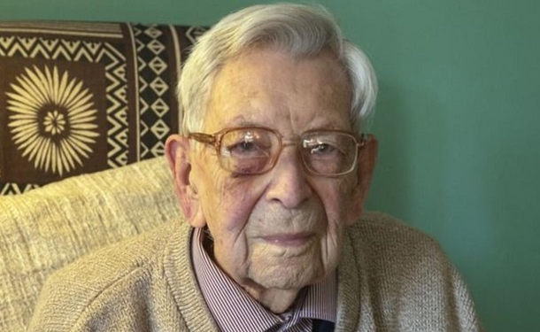 В Британии умер старейший мужчина в мире