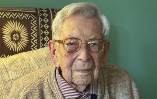 В Британии умер старейший мужчина в мире 1