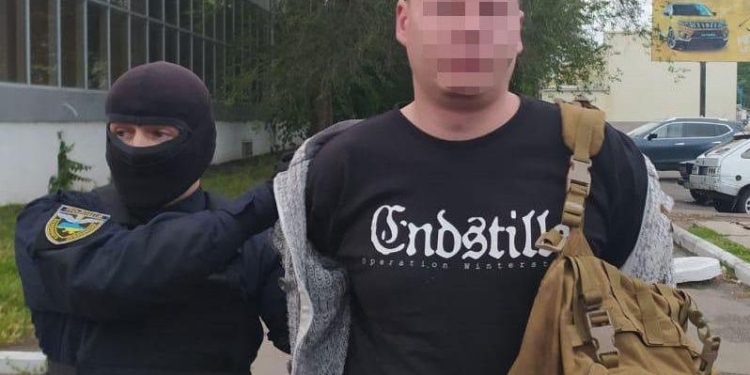 В Николаеве спецназ задержал мужчину, торговавшего боеприпасами (ФОТО, ВИДЕО)