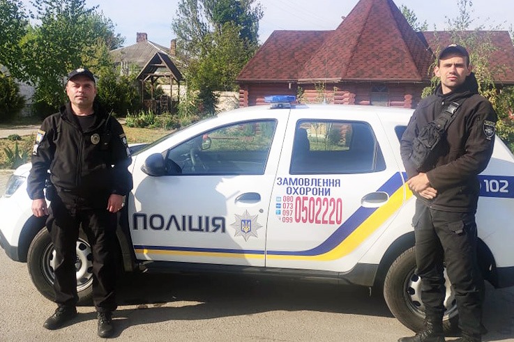 В Николаеве 49-летний мужчина пытался снять с магазина кондиционер - для продажи (ФОТО) 5