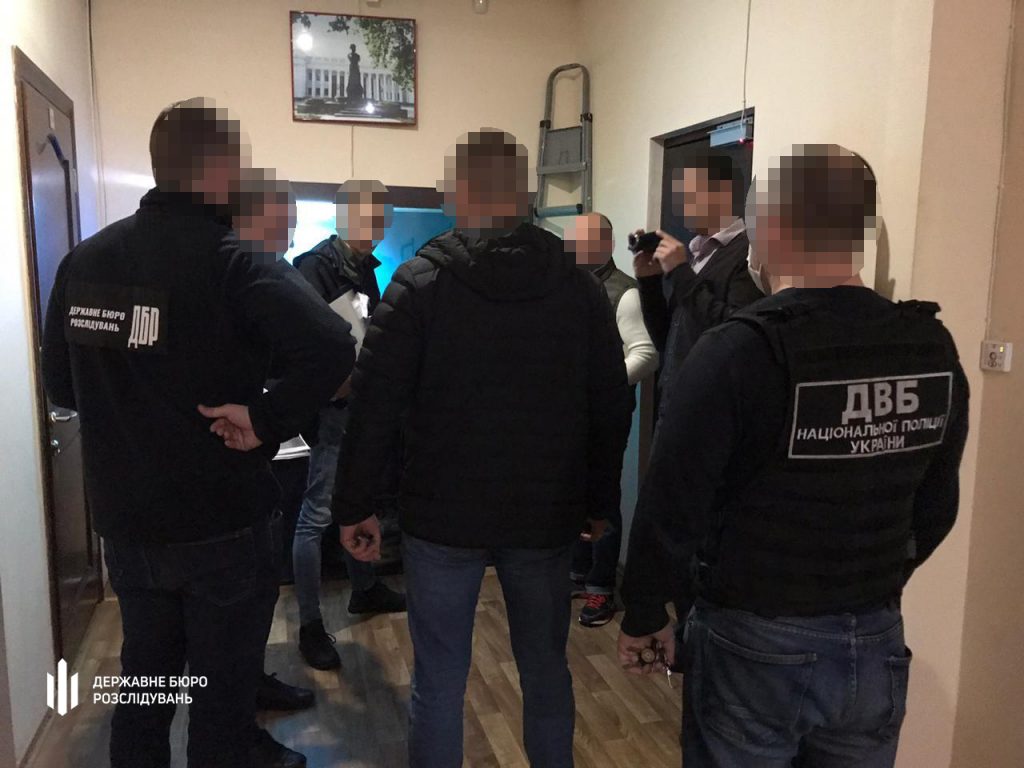 Полицейские во время обыска в Одессе обокрали предприятие (ФОТО, ВИДЕО) 3