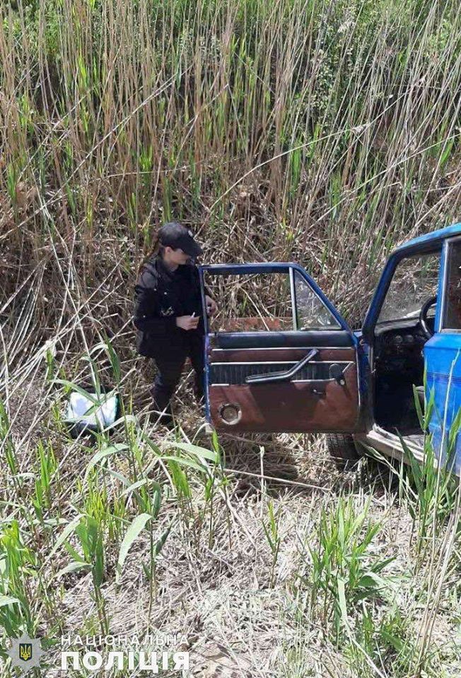 Очень был зол: в Николаевской области житель Херсонщины угнал «Жигули» и сбросил их в кювет (ФОТО) 6