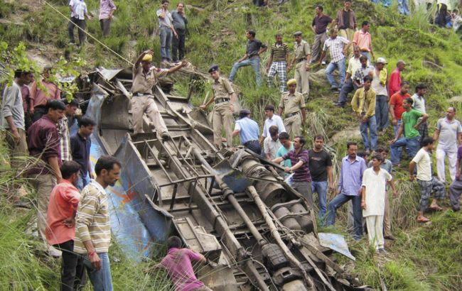 В Индии в ДТП погибли 23 мигранта на пути домой 1