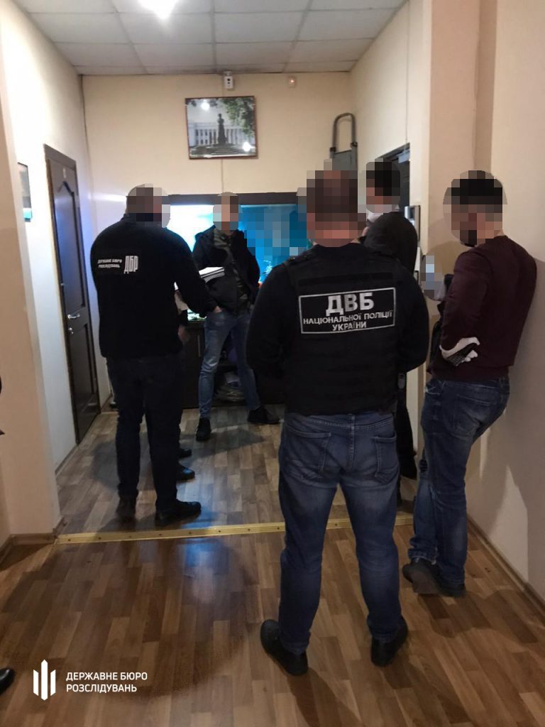 Полицейские во время обыска в Одессе обокрали предприятие (ФОТО, ВИДЕО) 5