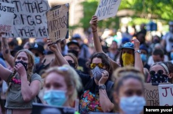 Убийство в Миннеаполисе: Протесты в США охватили всю страну, в крупнейших городах начались массовые беспорядки (ВИДЕО)