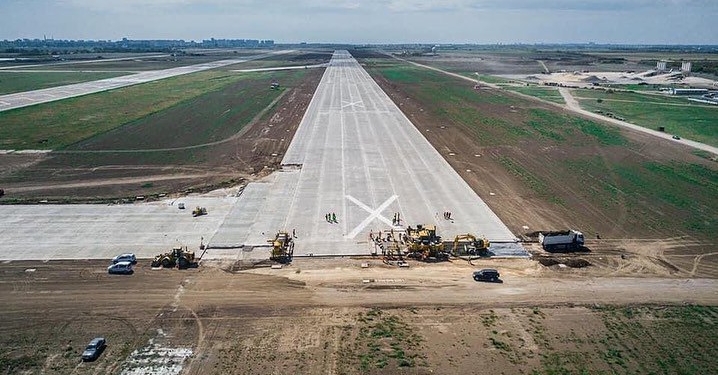 В одесском аэропорту завершили бетонные работы на взлетно-посадочной полосе (ФОТО)