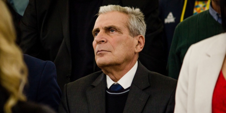 Успел остановить машину: в Николаеве за рулем авто умер известный украинский тренер