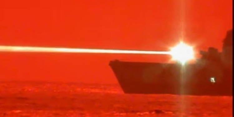 ВМС США показали новый боевой лазер (ВИДЕО)