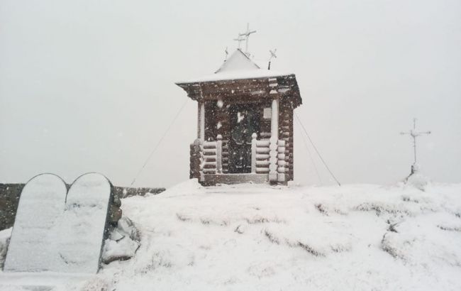 В Карпатах выпал снег 1